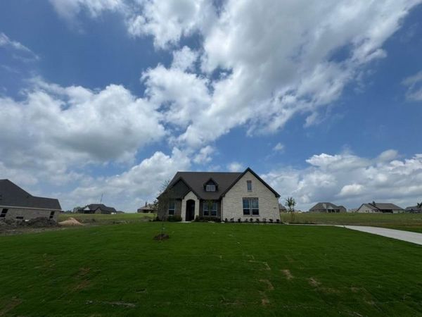 707 Water Side Drive, Van Alstyne, TX 75495