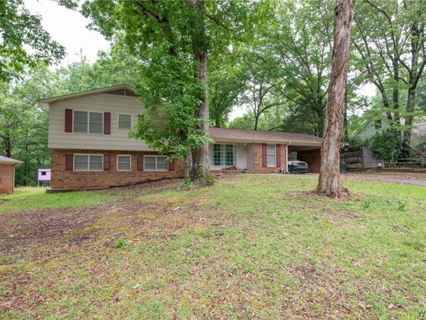 2620 BERKLEY HILLS DR, Tuscaloosa, AL 35404