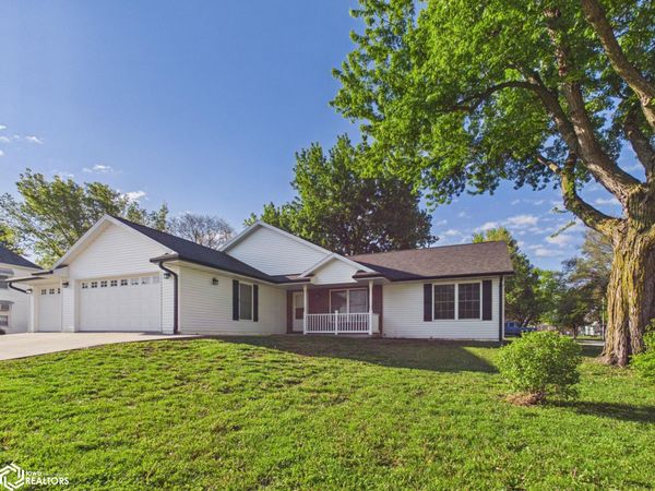 802 Iowa Avenue, Essex, IA 51638