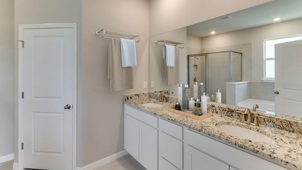 4327 Fence Row Court , Lakewood Ranch, FL 34211 Photo