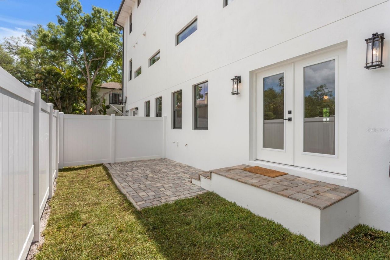 5210 Bayshore Boulevard, Unit 2, Tampa, FL 33611 Photo