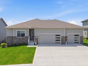 19825 Briar Street , Gretna, NE 68028