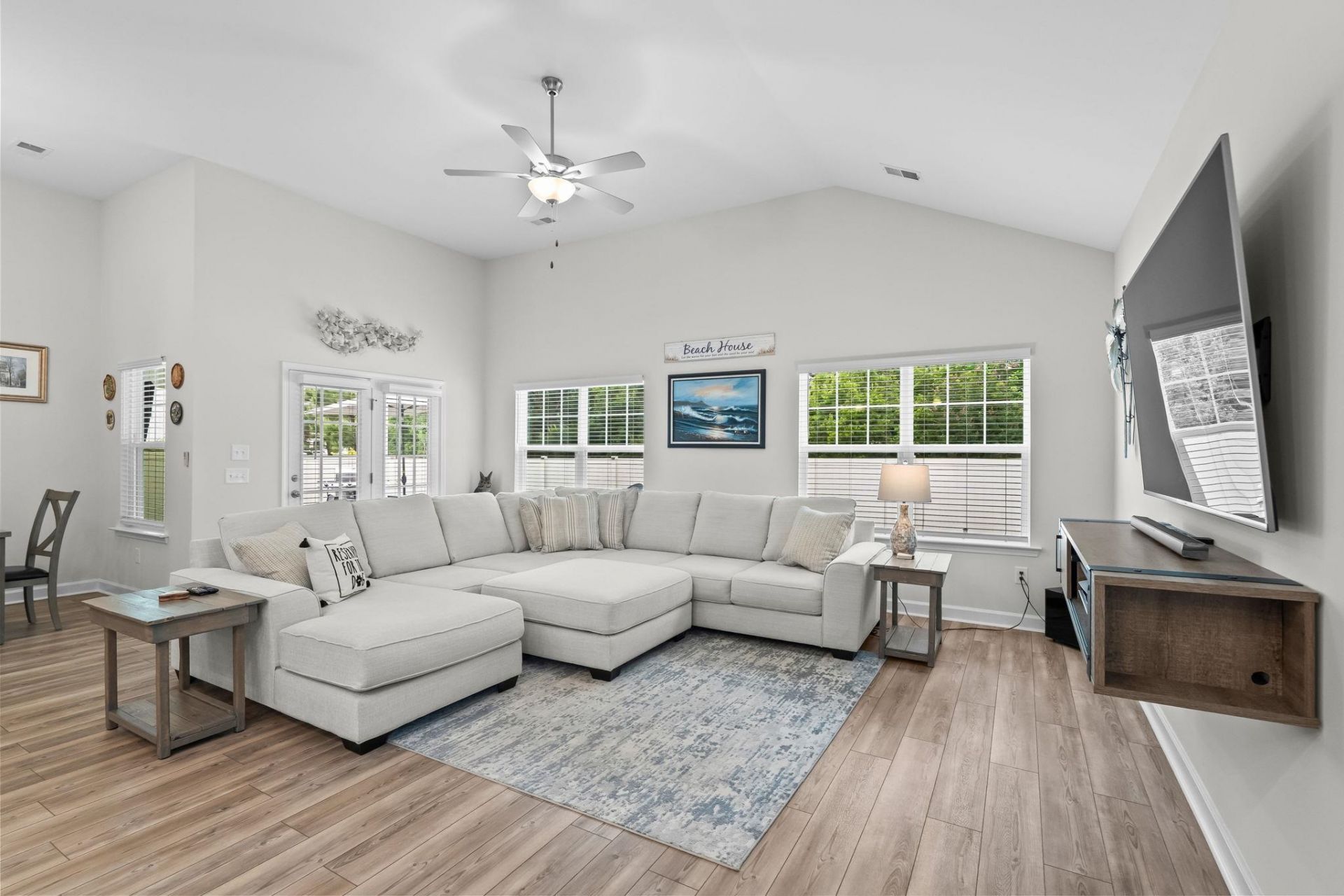 3051 Viceroy Loop Photo 9