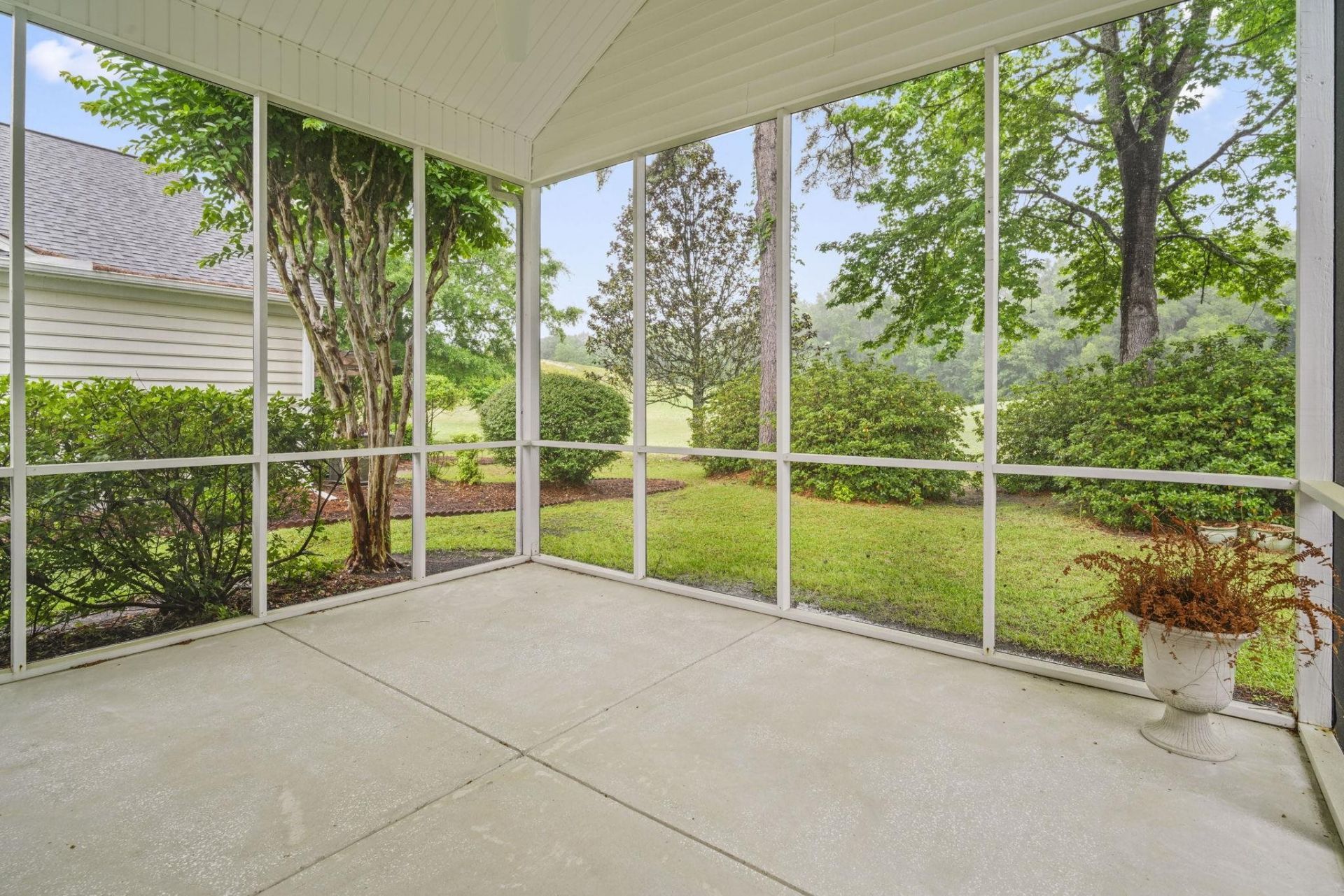 6443 Longwood Dr. Photo 30