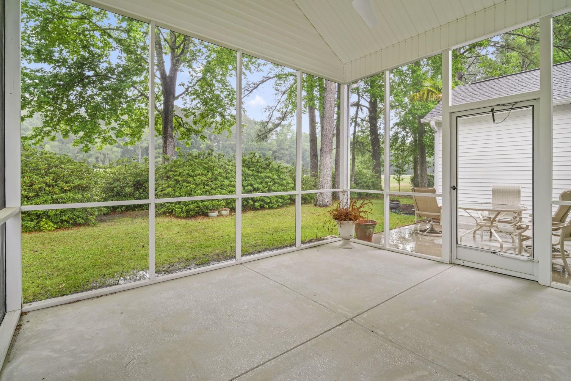 6443 Longwood Dr. Photo 31