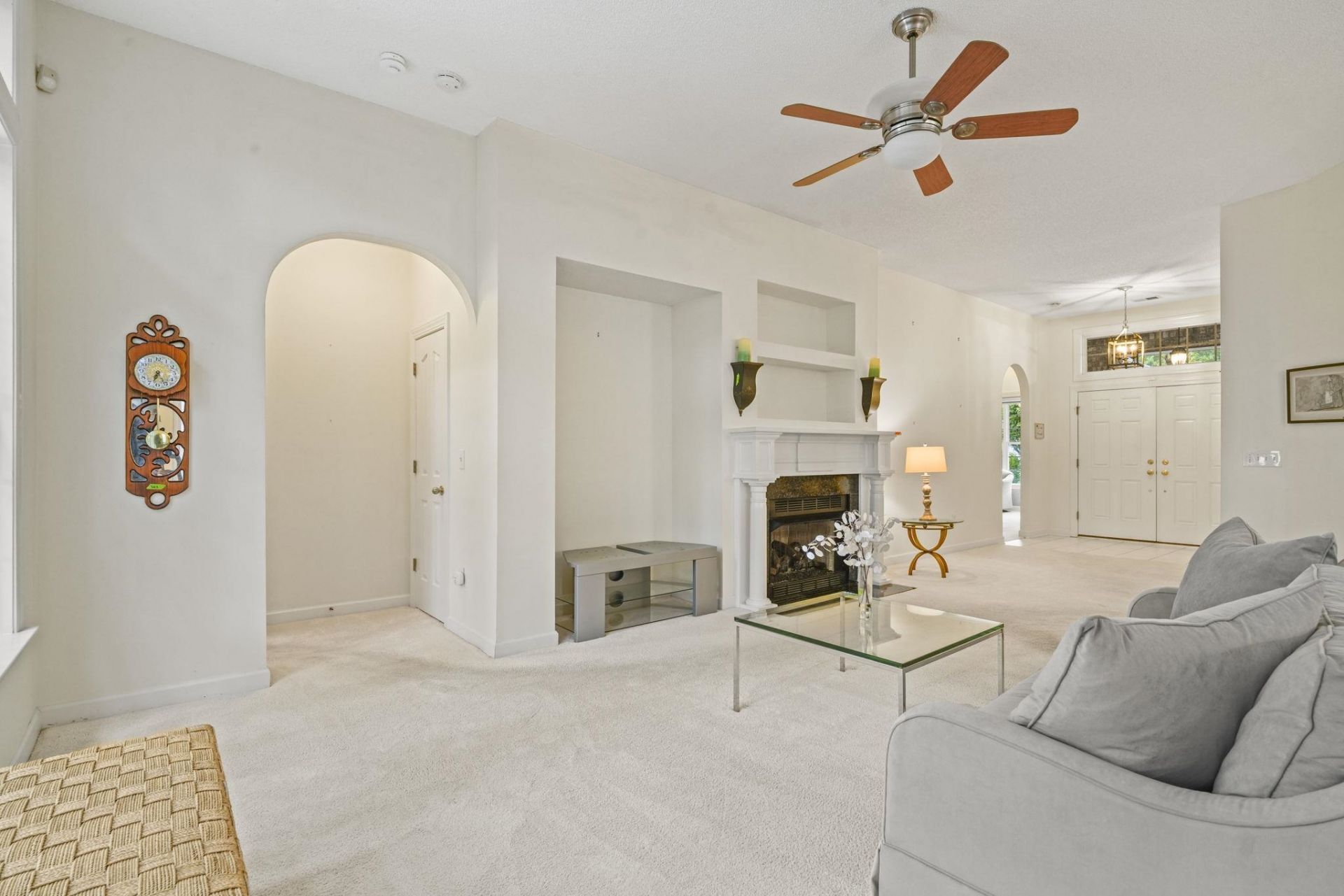 6443 Longwood Dr. Photo 5