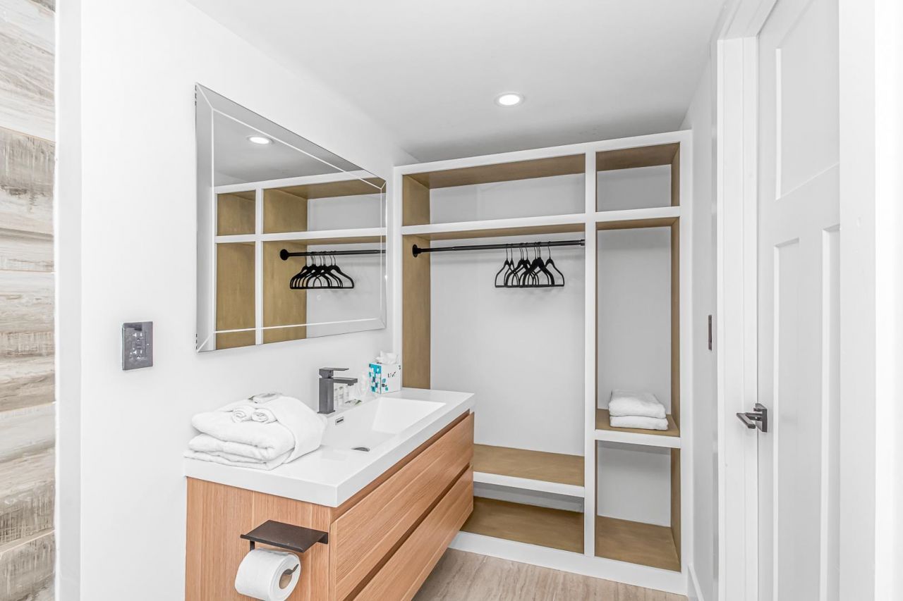 507 -509 Ocean Blvd. N  Photo 9