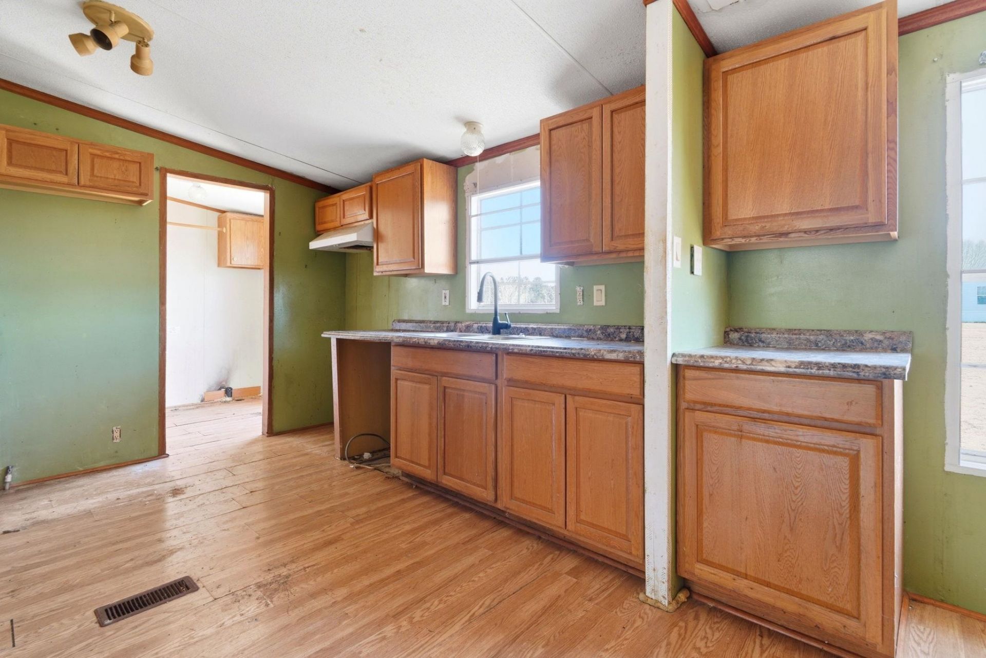 9976 Lake Swamp Rd.  Photo 12