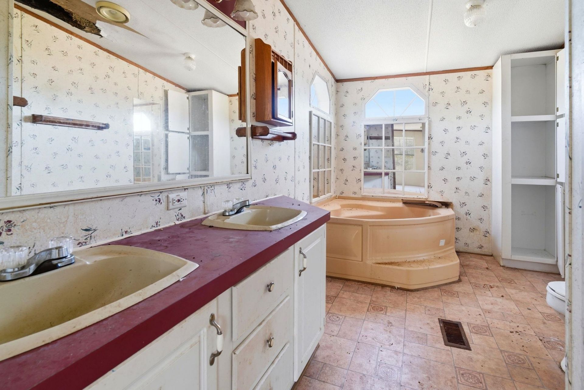9976 Lake Swamp Rd.  Photo 16