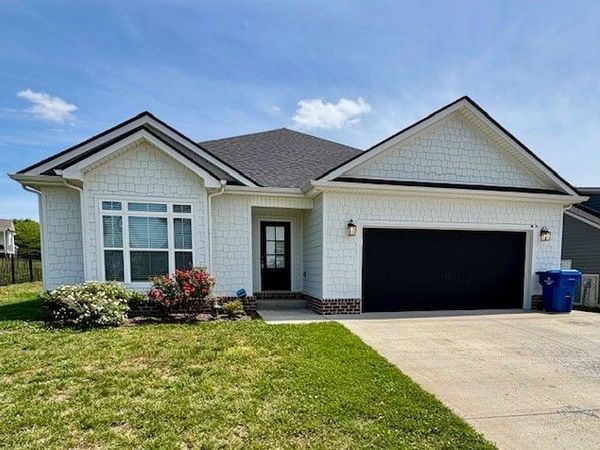 905 Frog Gip Pond Ct, Clarksville, TN 37043