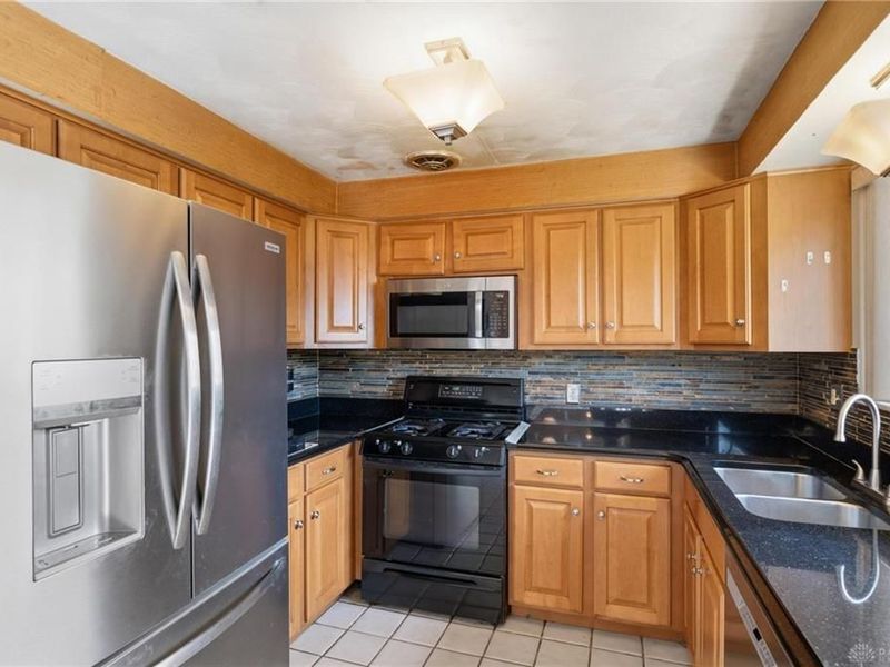 5882 Shady Cove Lane, Trotwood, OH 45426 Photo 12