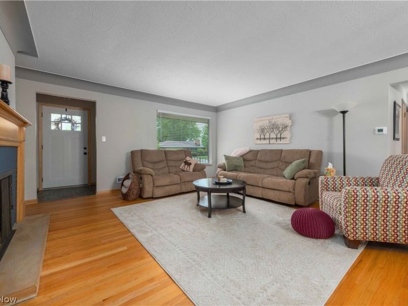14666 Robert Drive, Middleburg Heights, OH 44130 Photo 10