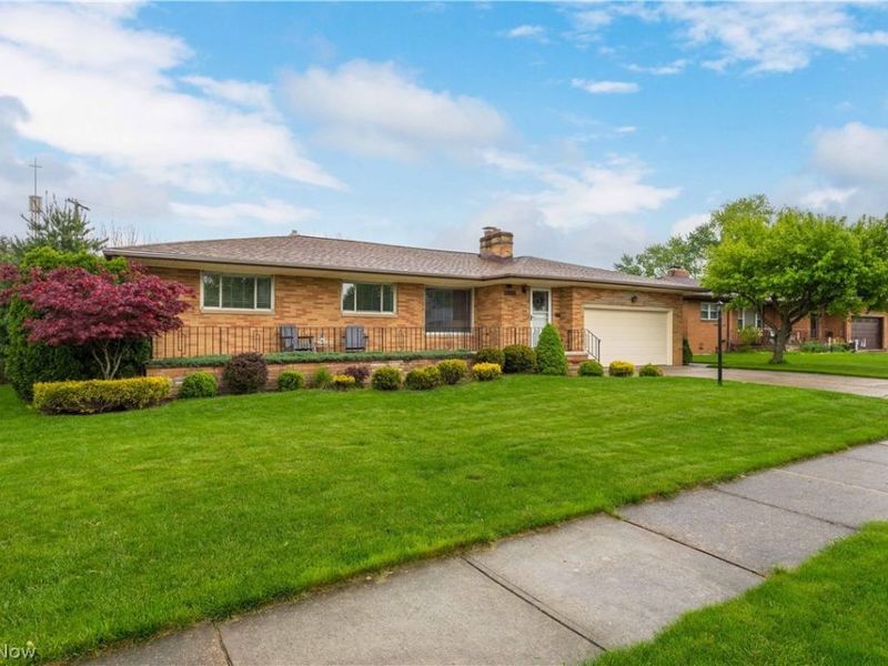 14666 Robert Drive, Middleburg Heights, OH 44130 Photo 2