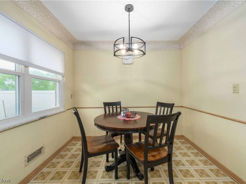 14666 Robert Drive, Middleburg Heights, OH 44130 Photo 23