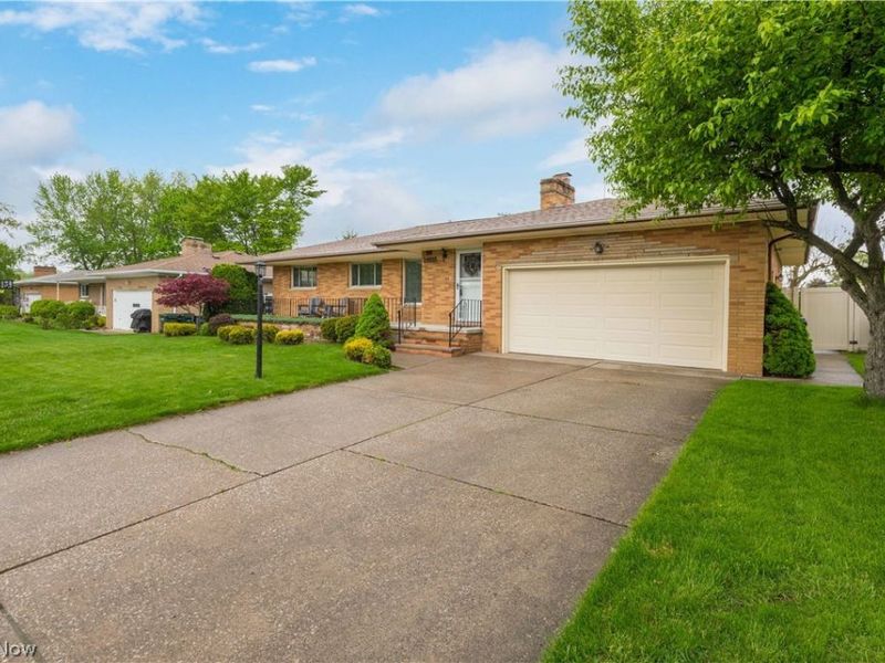 14666 Robert Drive, Middleburg Heights, OH 44130 Photo 3