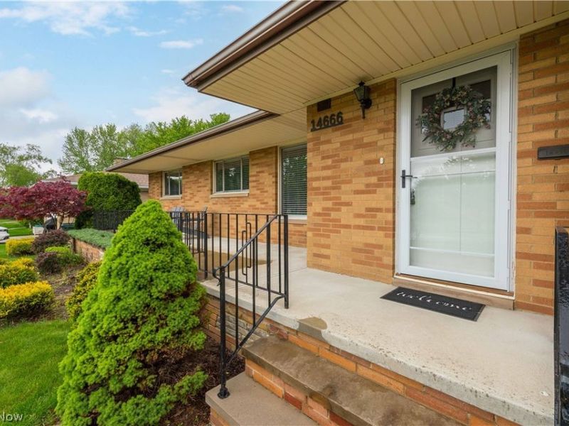 14666 Robert Drive, Middleburg Heights, OH 44130 Photo 4