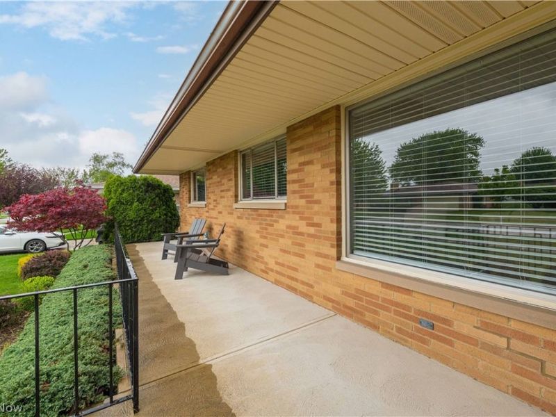 14666 Robert Drive, Middleburg Heights, OH 44130 Photo 5