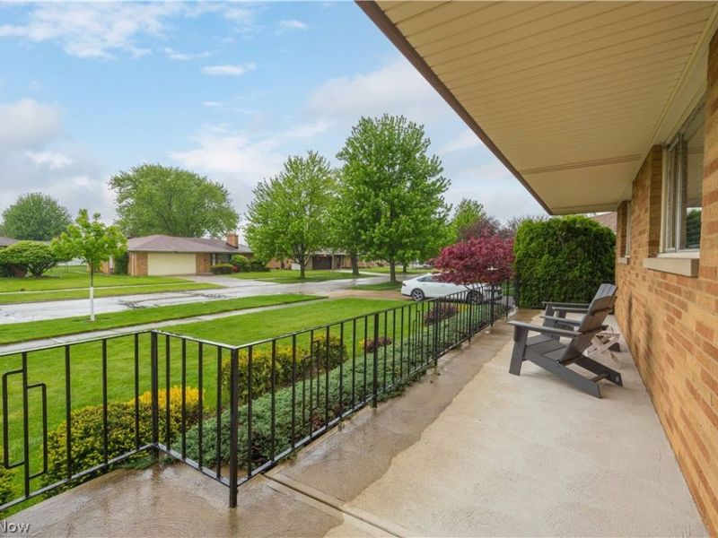 14666 Robert Drive, Middleburg Heights, OH 44130 Photo 6