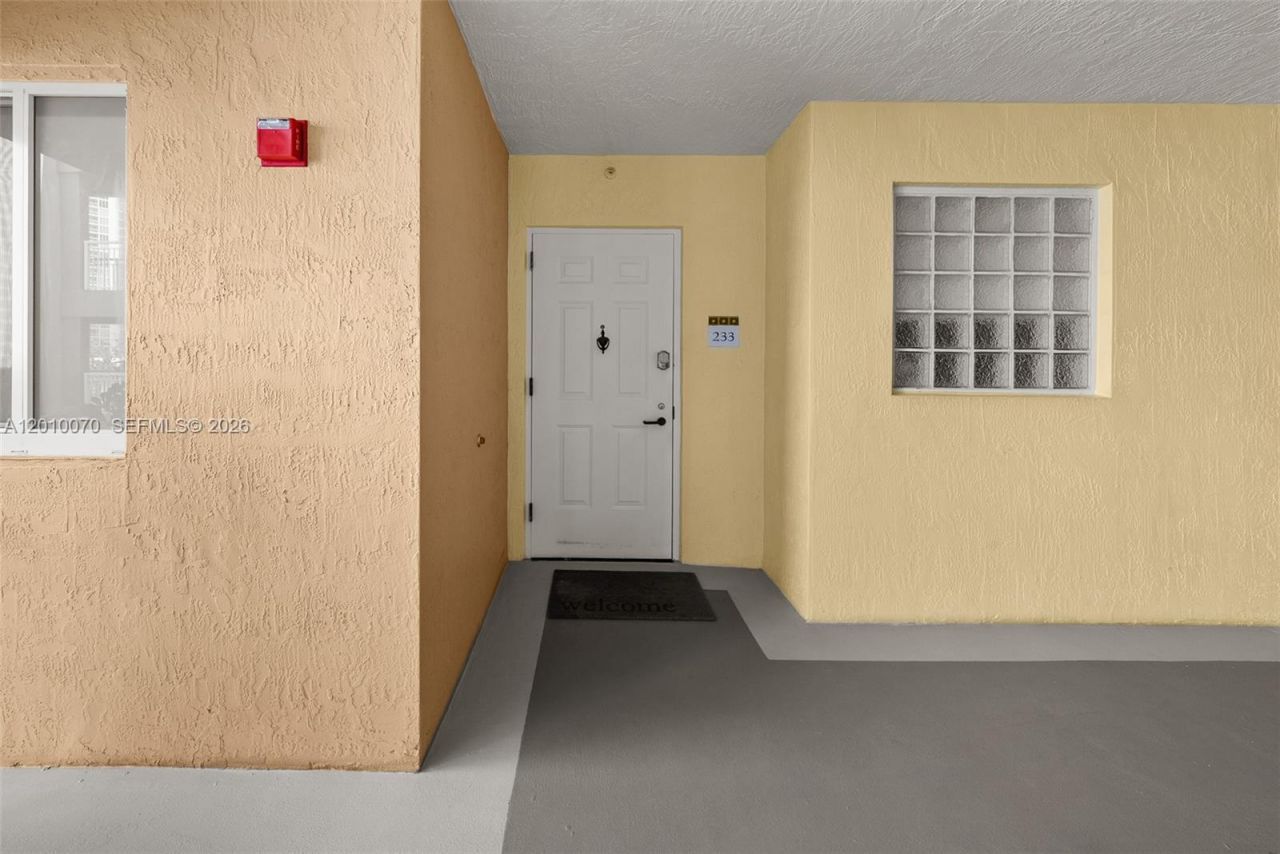 100 Meridian Ave , Unit 233, Miami Beach, FL 33139 Photo