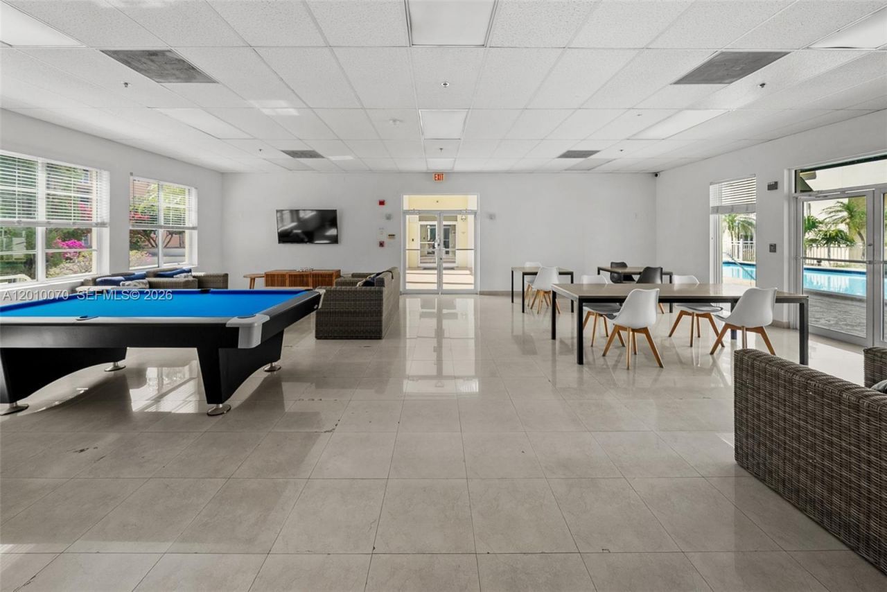 100 Meridian Ave , Unit 233, Miami Beach, FL 33139 Photo