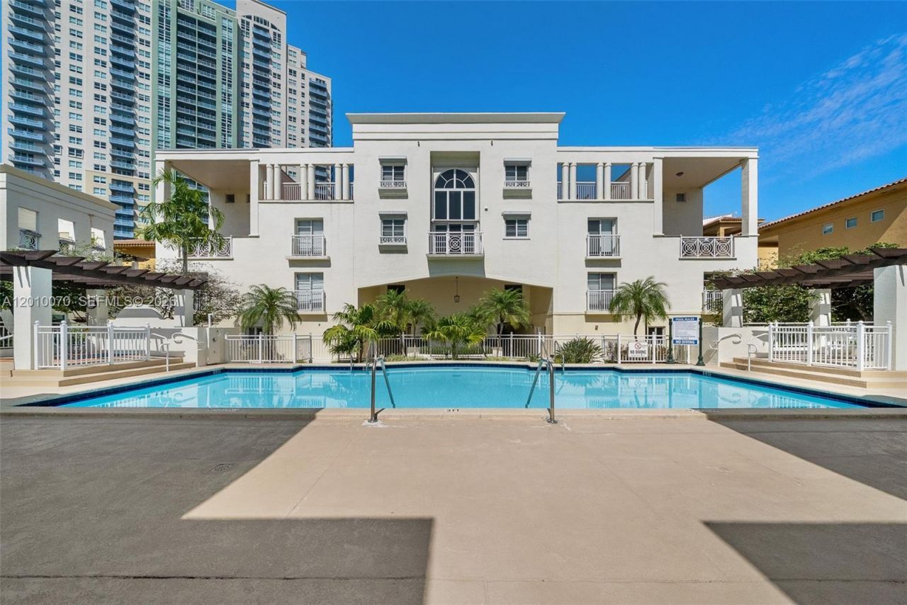 100 Meridian Ave , Unit 233, Miami Beach, FL 33139 Photo