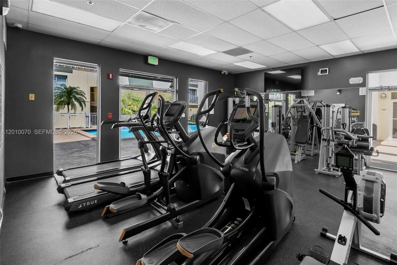 100 Meridian Ave , Unit 233, Miami Beach, FL 33139 Photo