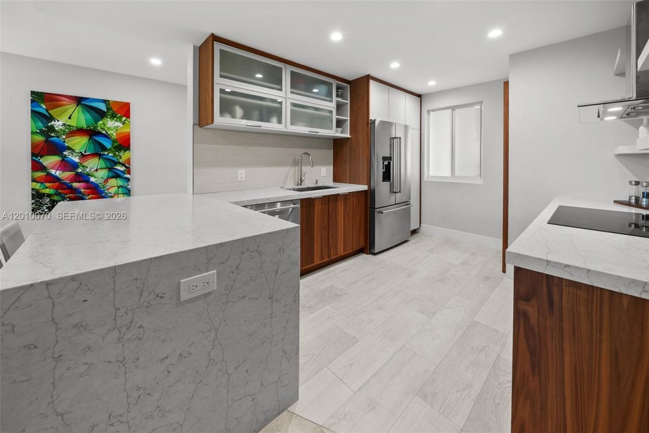 100 Meridian Ave , Unit 233, Miami Beach, FL 33139 Photo