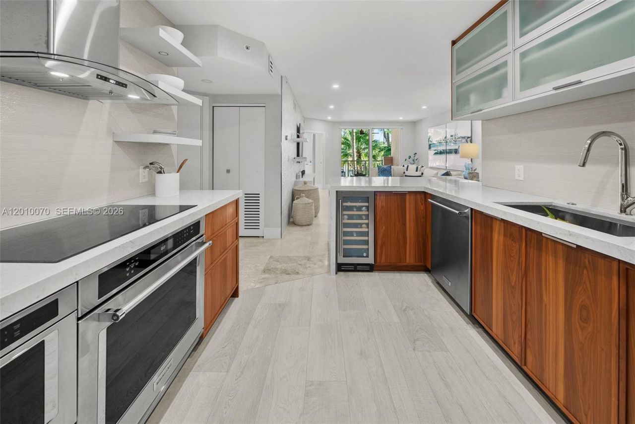 100 Meridian Ave , Unit 233, Miami Beach, FL 33139 Photo