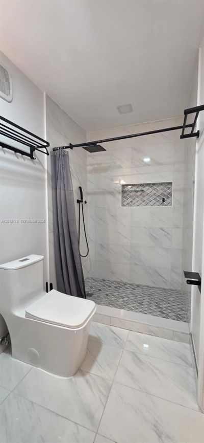 6995 NW 173rd Dr, Unit 2105, Hialeah, FL 33015 Photo