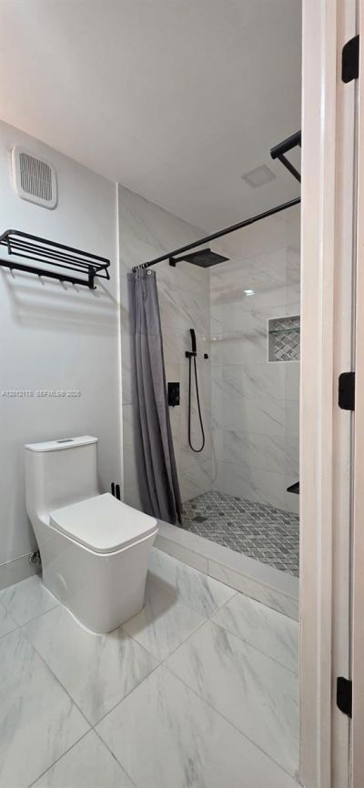 6995 NW 173rd Dr, Unit 2105, Hialeah, FL 33015 Photo