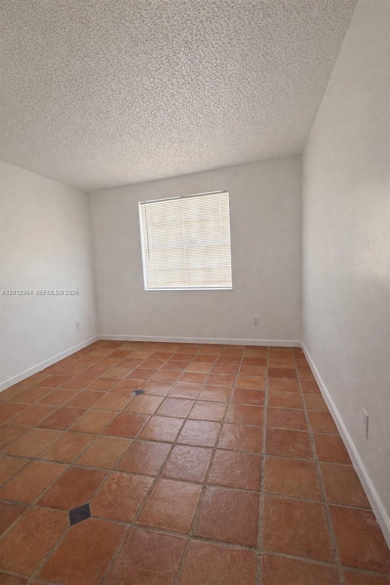 1045 NW 126th Pl, Miami, FL 33182 Photo