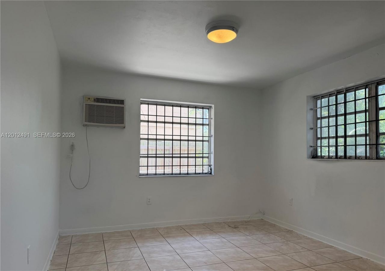 1820 NW 19th Ave , Unit 1822, Miami, FL 33125 Photo