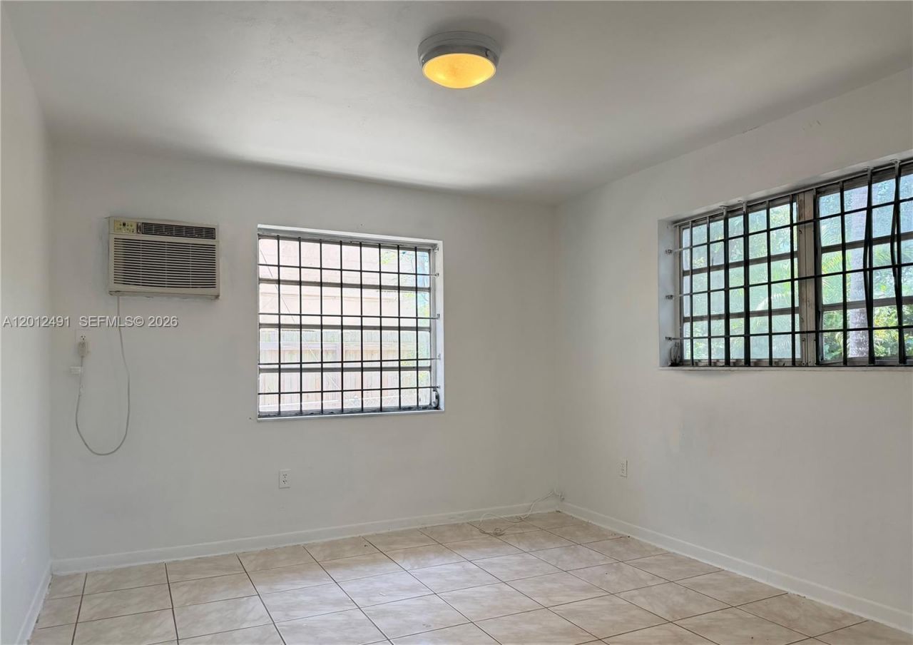 1820 NW 19th Ave , Unit 1822, Miami, FL 33125 Photo