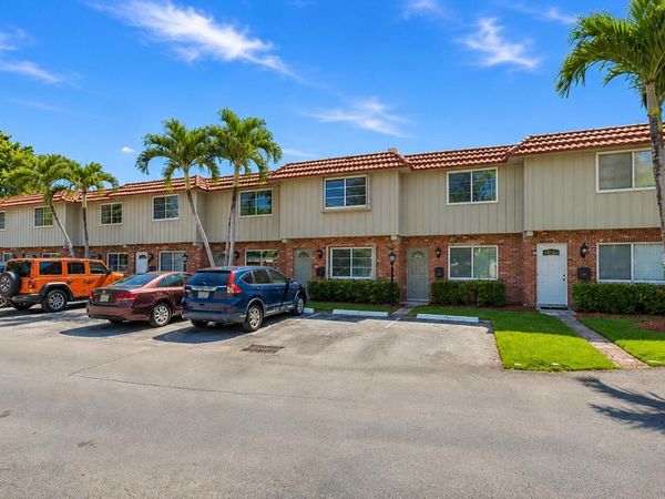 67 NE 20th Court, Unit 6h, Wilton Manors, FL 33305