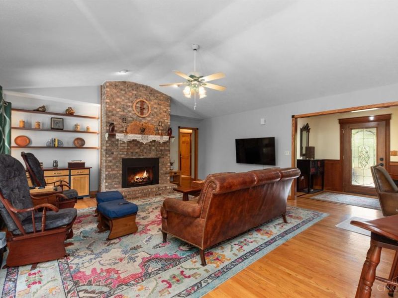 526 W Osborne Street, Bethel, OH 45106 Photo 10