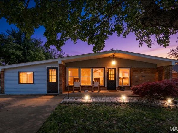 604 Maple Street , Farmington, MO 63640