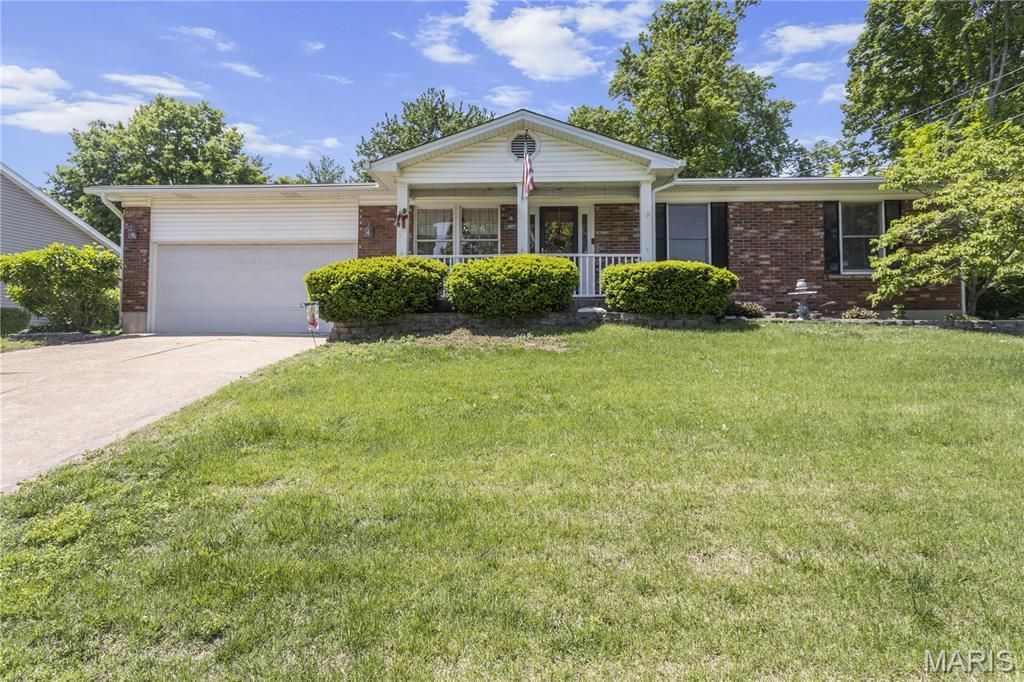 5627 Wieland Drive, Saint Louis, MO 63128 Main Photo