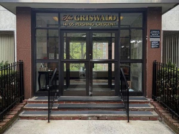 141-05 Pershing Crescent , Unit B7, Briarwood, NY 11435