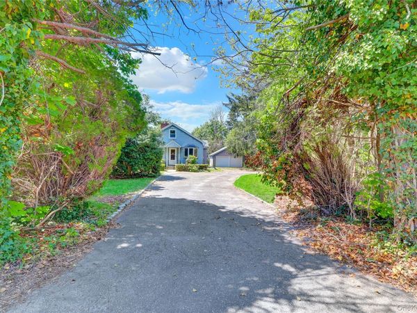 11 5th Avenue S, Huntington Station, NY 11746