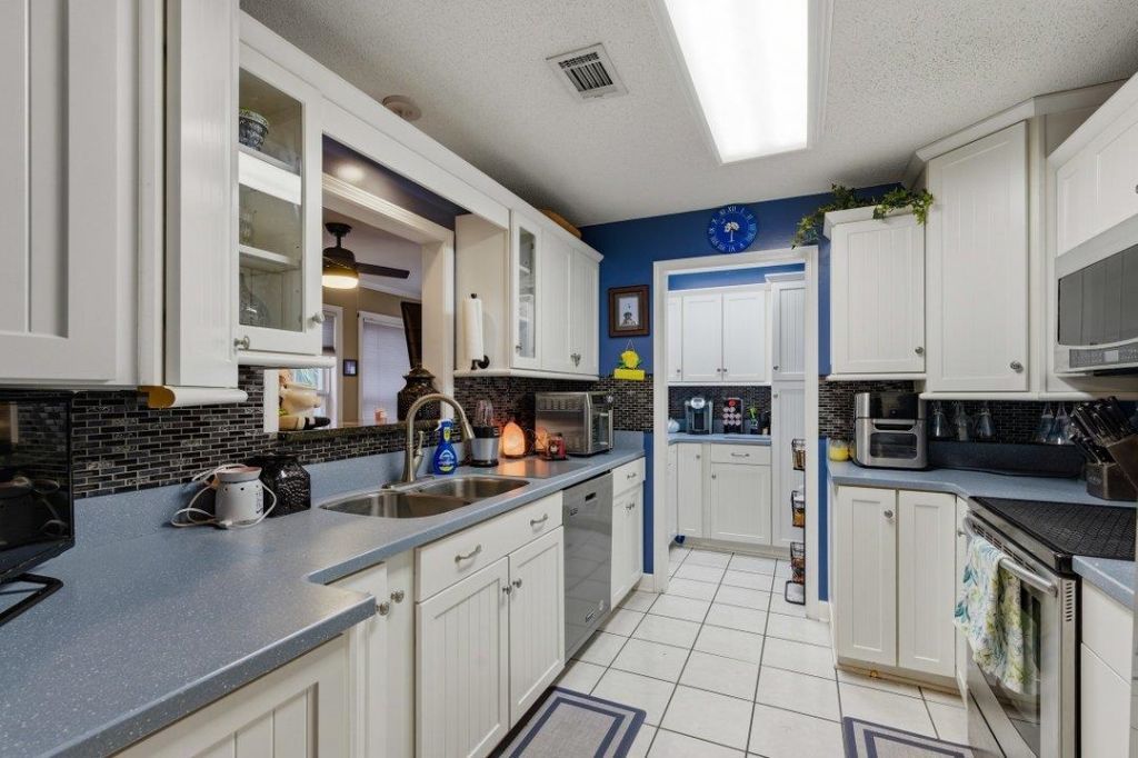 1001 Mimosa Ct. Photo 10