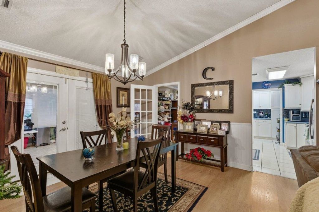 1001 Mimosa Ct. Photo 8