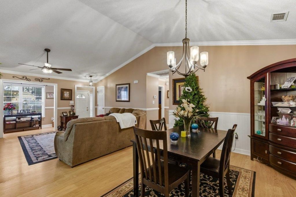 1001 Mimosa Ct. Photo 9