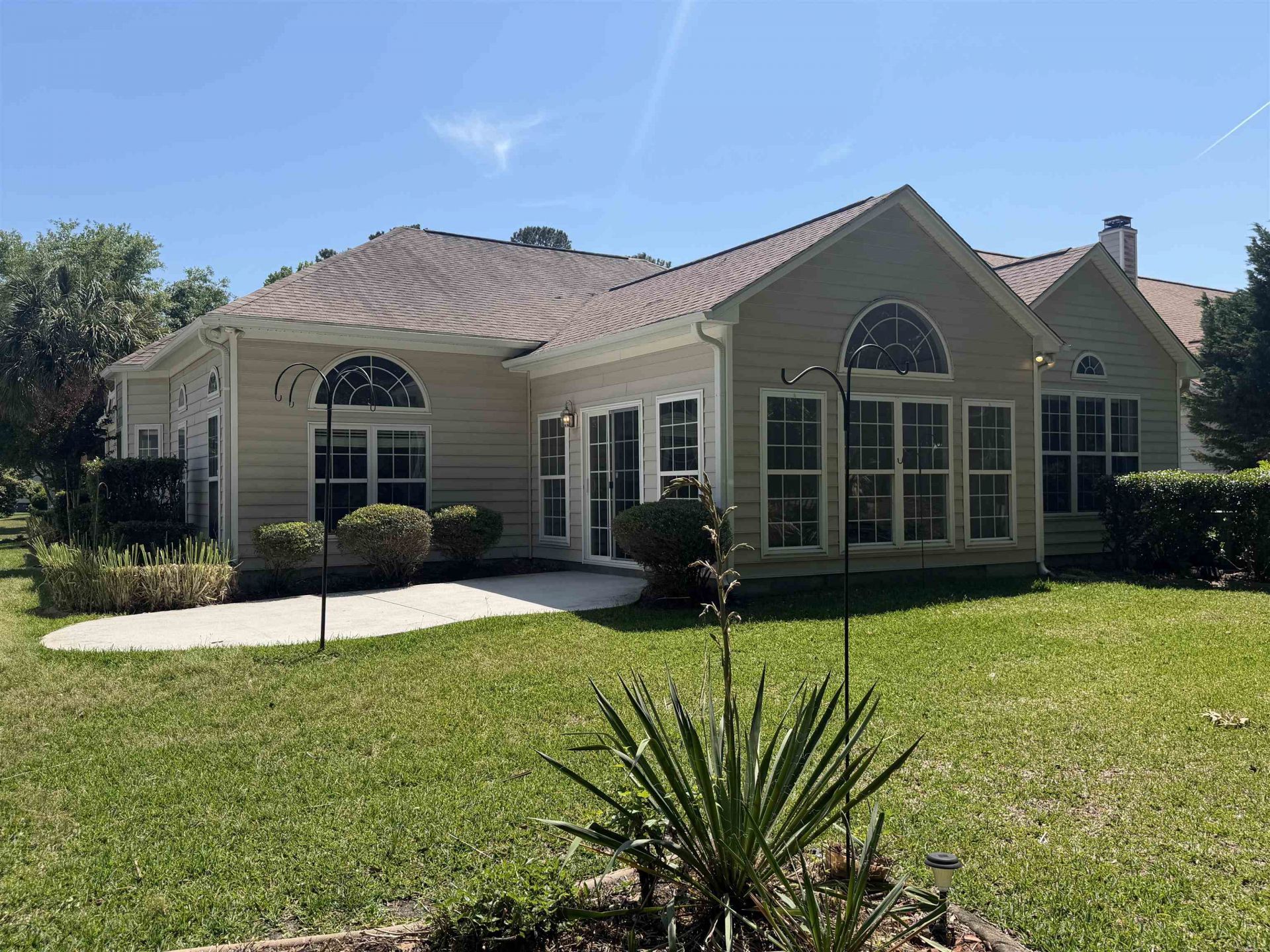 1141 N Blackmoor Dr.  Photo 2