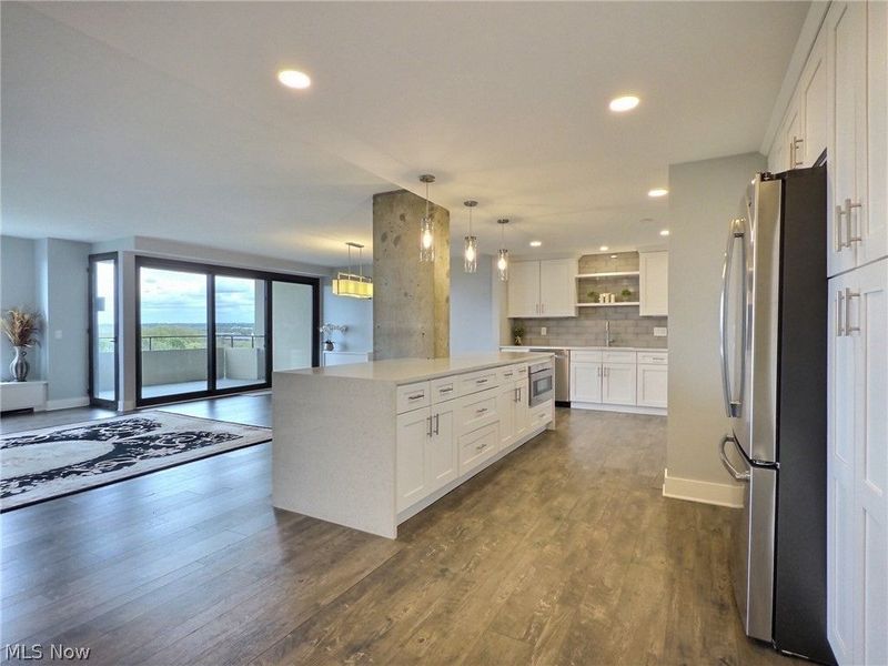 1 Bratenahl Place, Unit 901, Bratenahl, OH 44108 Photo 3