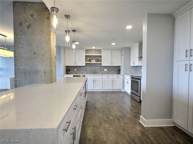 1 Bratenahl Place, Unit 901, Bratenahl, OH 44108 Photo 5
