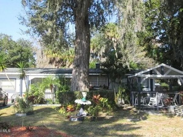 140 Baywood Drive , Daytona Beach, FL 32117