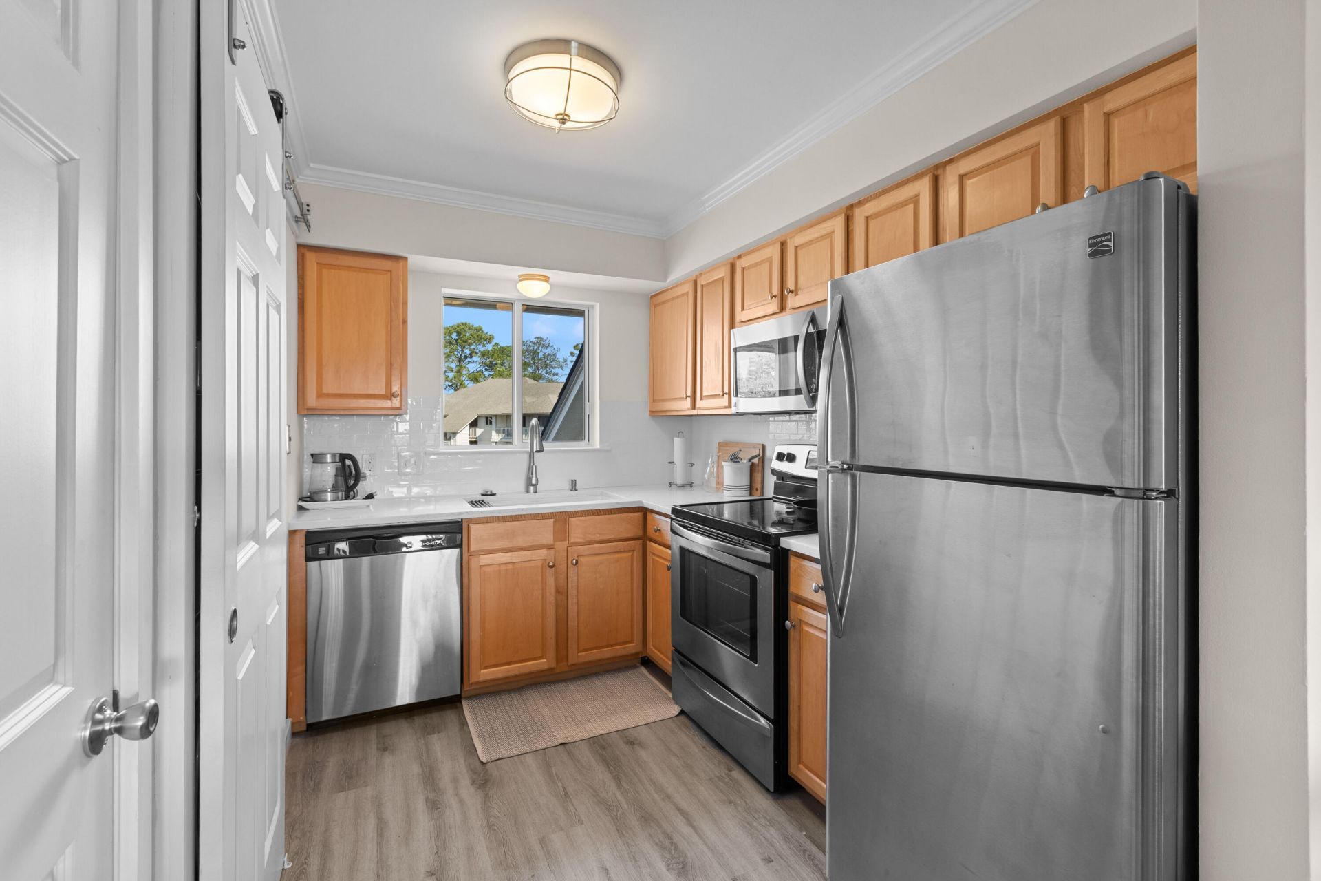 2062 Long Bend Drive Photo 19
