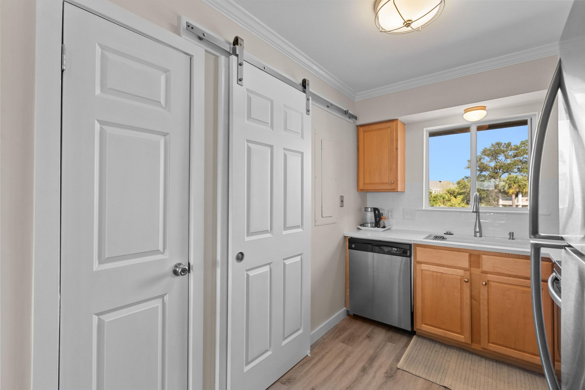 2062 Long Bend Drive Photo 20