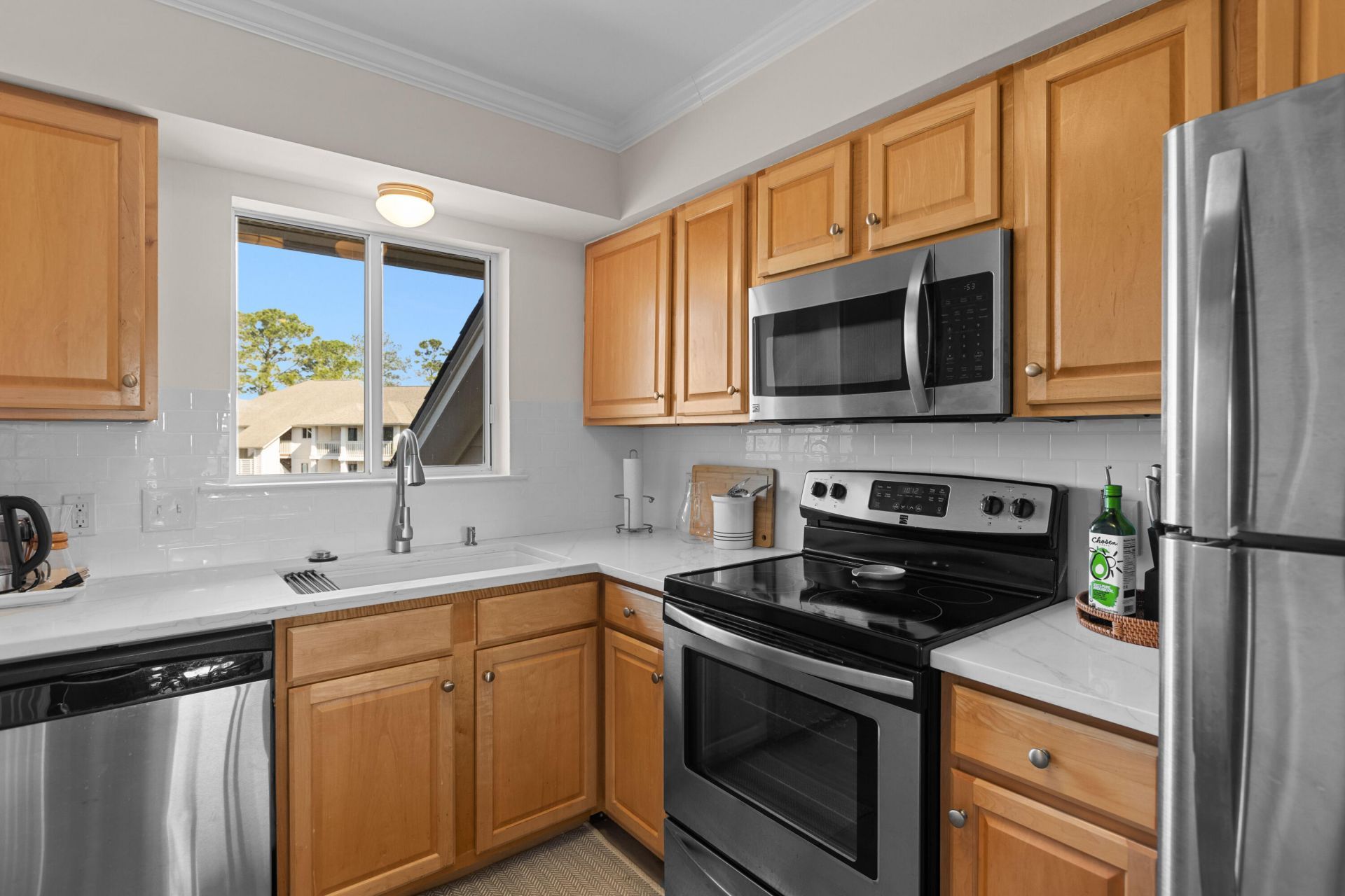 2062 Long Bend Drive Photo 22