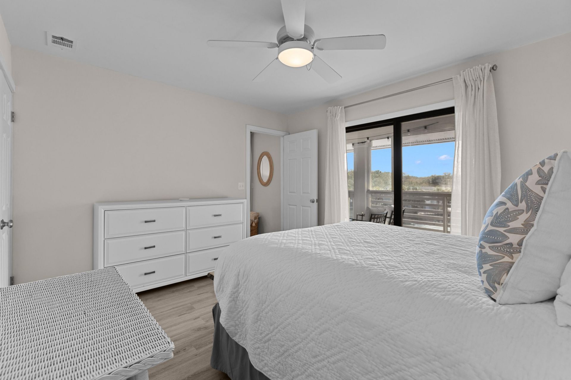 2062 Long Bend Drive Photo 25